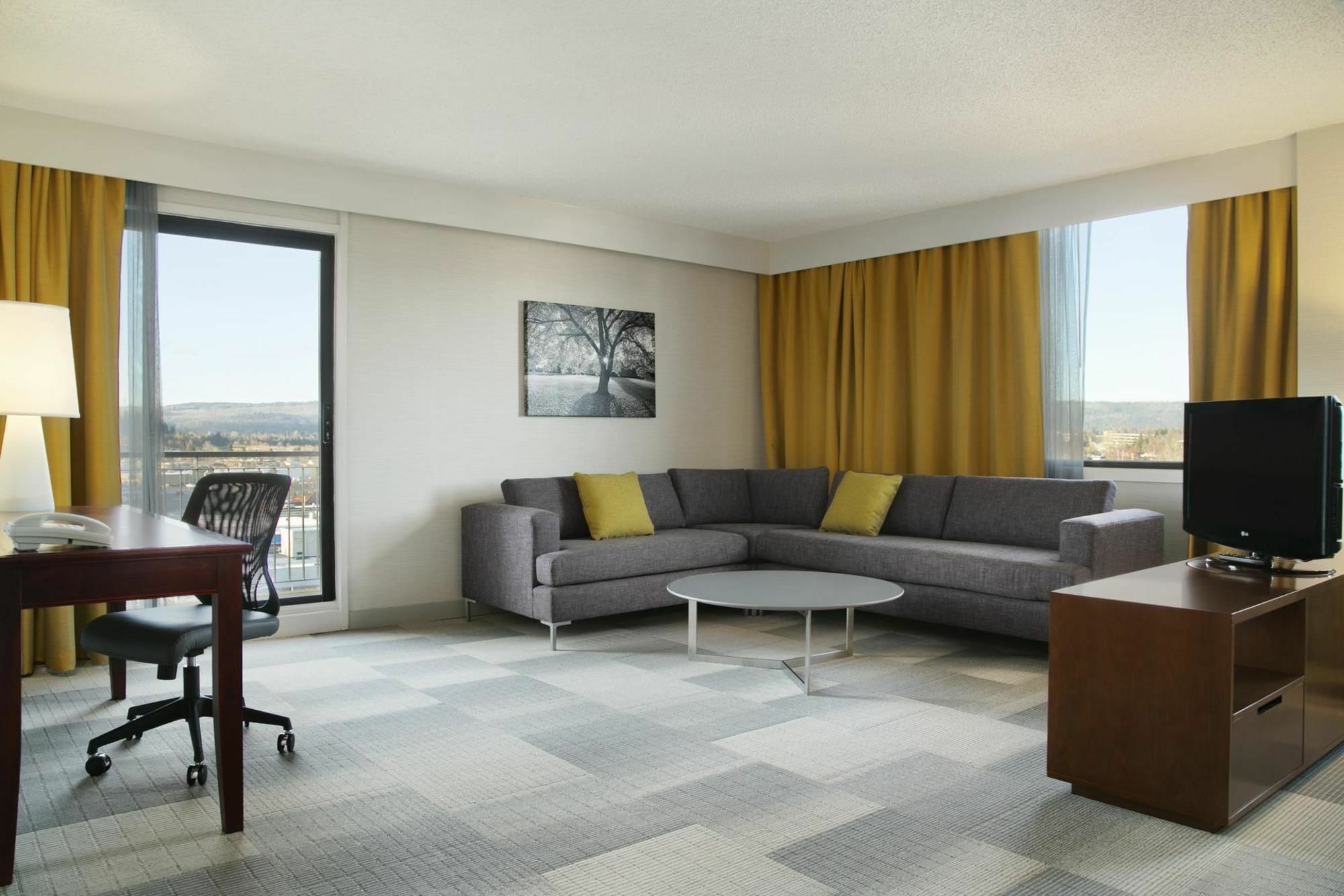 Coast Prince George Hotel By Apa Exterior photo